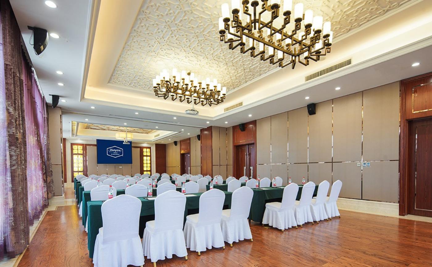 希爾頓歡朋酒店家具